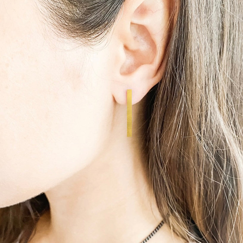 Barbara Bar Earring | Matte Gold